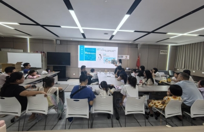【 塘朗社区】“书香伴读暖亲子，指尖生花乐童年”亲子共读手作活动